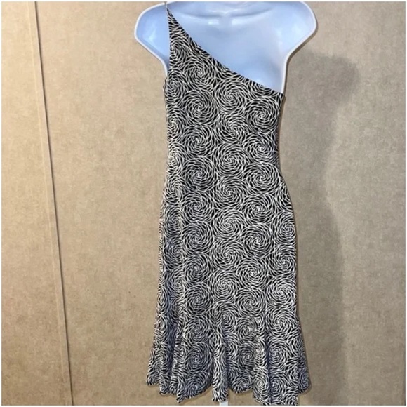 🌸 3/$10 Laundry by Shelli Segal Dress Size 2 Black & White - Picture 2 of 4